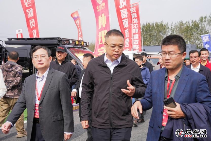 聚势产业新机遇 共启露营新征程|2026第45届北京房车露营博览会暨北京房车时代露营公园启动仪式盛大启幕
