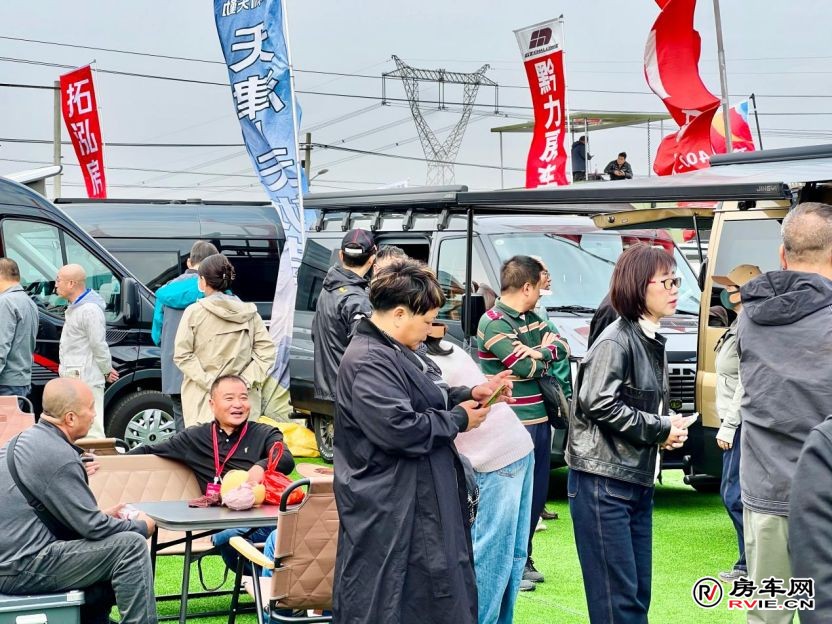 聚势产业新机遇 共启露营新征程|2026第45届北京房车露营博览会暨北京房车时代露营公园启动仪式盛大启幕