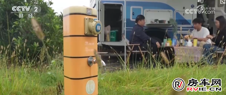 多地加快布局房车营地与高速服务区补给区。图片来源:央视网