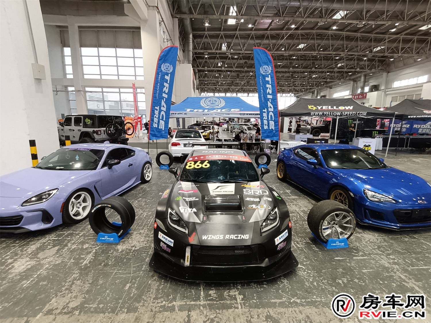 潮流改装车与赛车装备展台