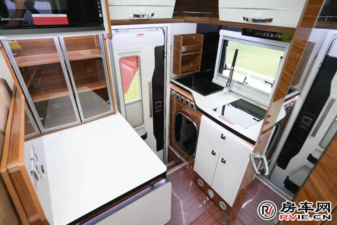 赛德C型房车厨房区