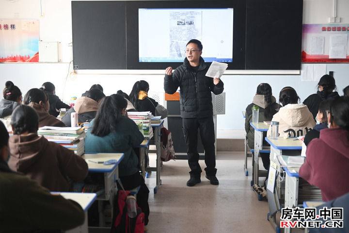 共绘雪域高原同心圆——第十批援藏和第五批援青工作纪实 共绘雪域高原同心圆——第十批援藏和第五批援青工作纪实