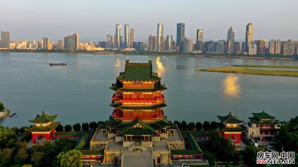 活力中国调研行丨从“围起来”到“火出圈”!滕王阁“三还于民”,南昌算对这笔账